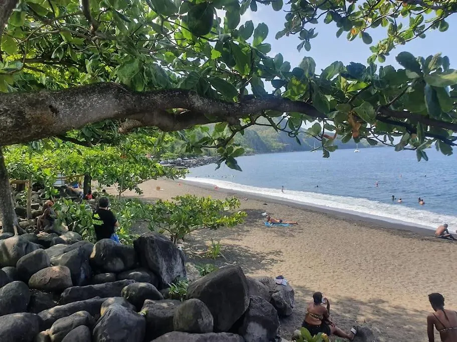 Bateau Double Cabine Proche De La Plage Hotel Gourbeyre 0*,  Guadeloupe
