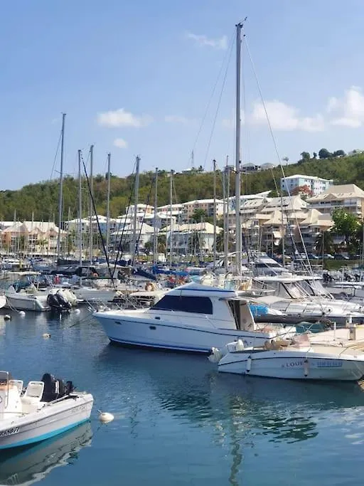 Bateau Double Cabine Proche De La Plage Hotel Gourbeyre Guadeloupe